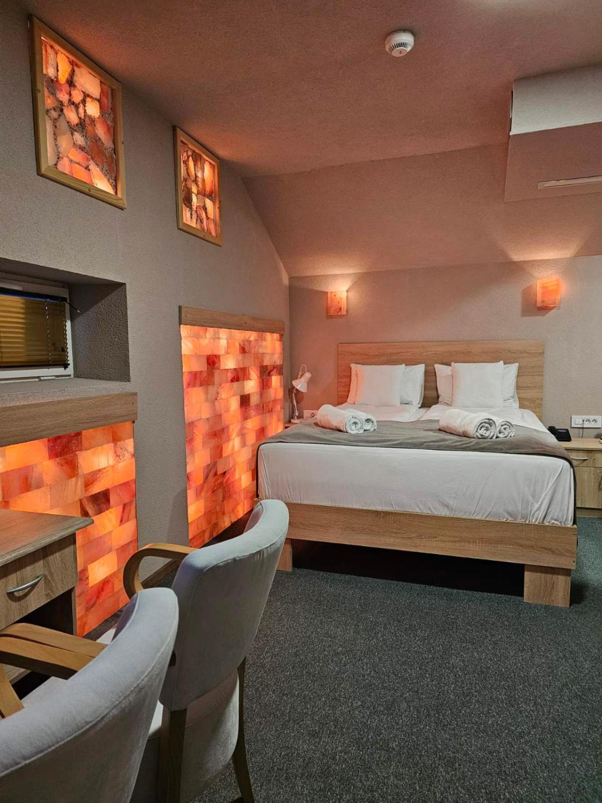 Fantastico Exlcusive Hotel Senta Buitenkant foto