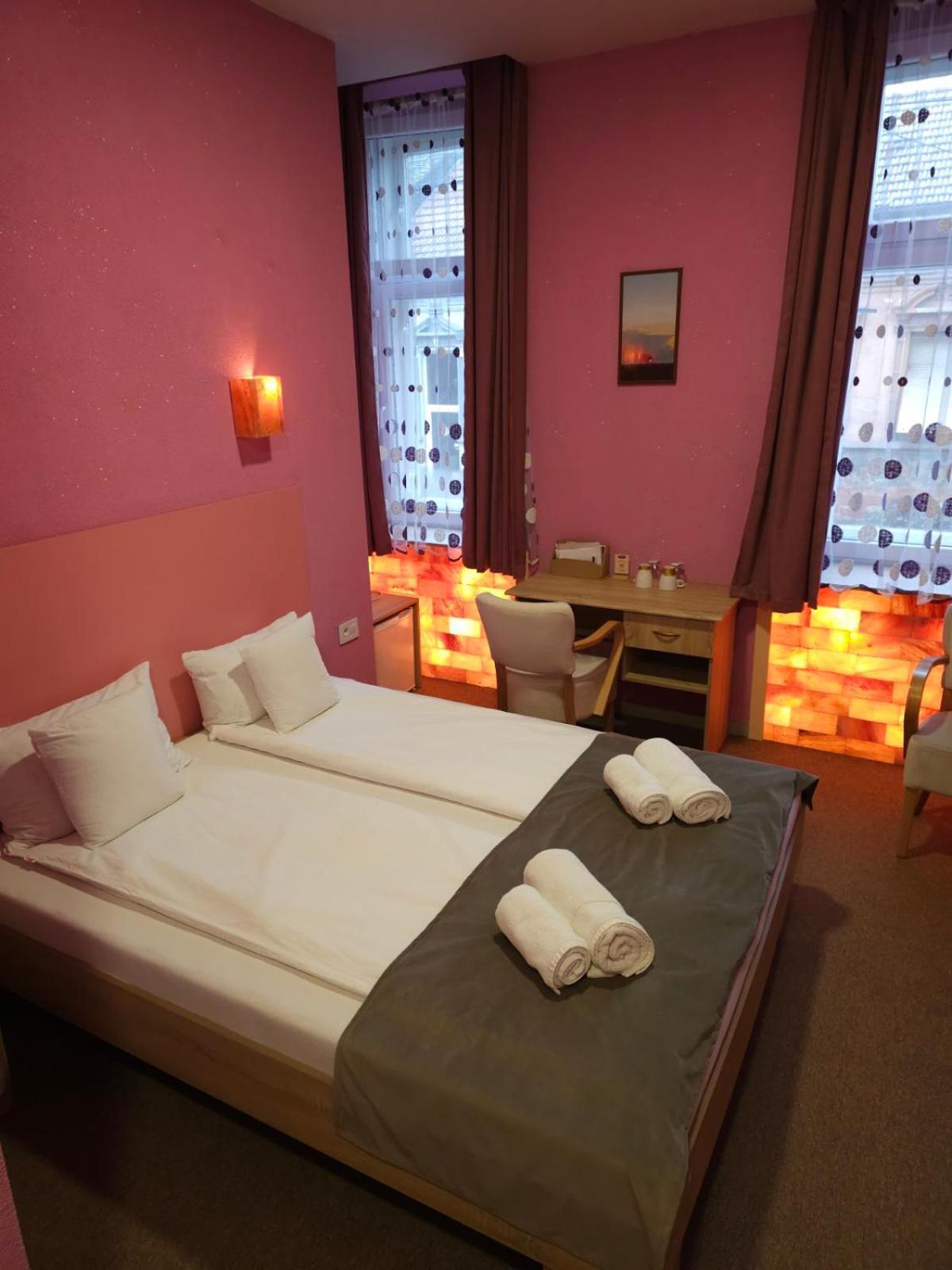 Fantastico Exlcusive Hotel Senta Buitenkant foto